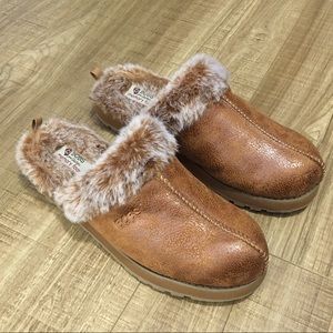 Bobs Skechers slipper shoes size 9.5